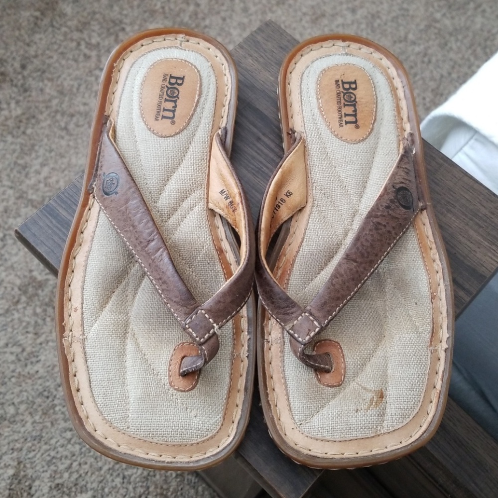 Born sandals